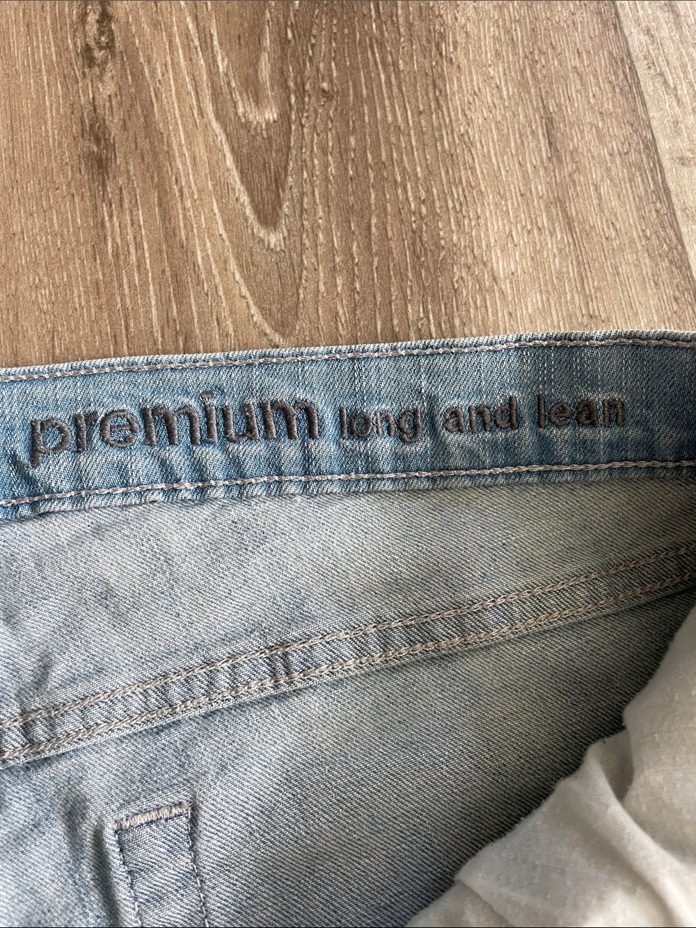 Gap Premium Long & Lean Light Wash Jeans 8/29 - Picture 5 of 7